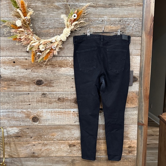 American Eagle Outfitters High Rise Black Jeans - Picture 4 of 5